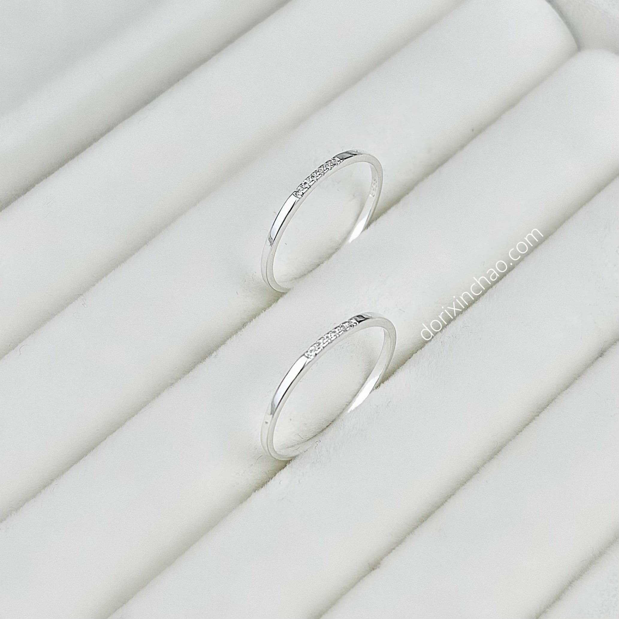 Nhẫn đính hạt nhỏ basic