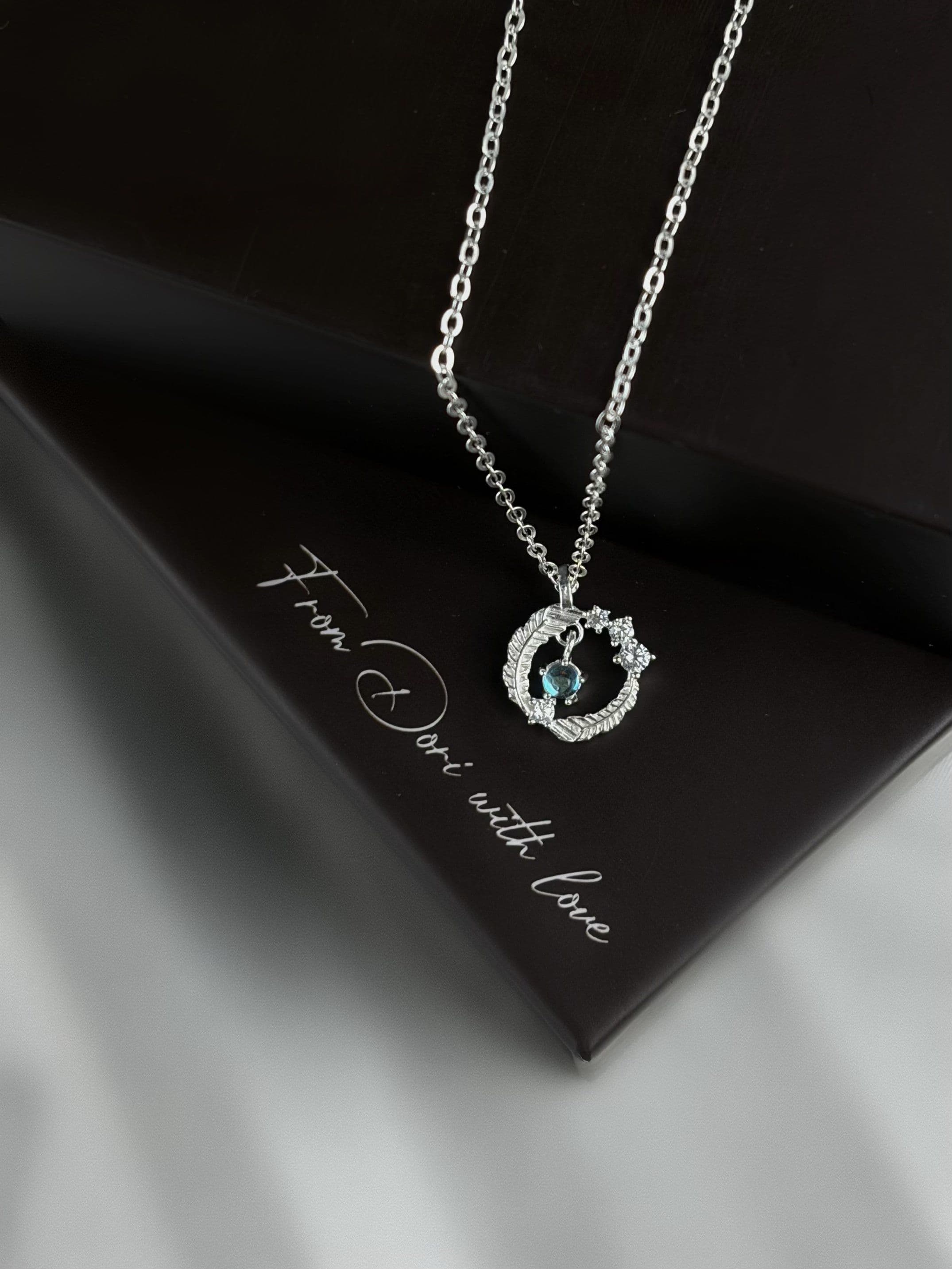 Dây chuyền Opalite Nguyệt quế