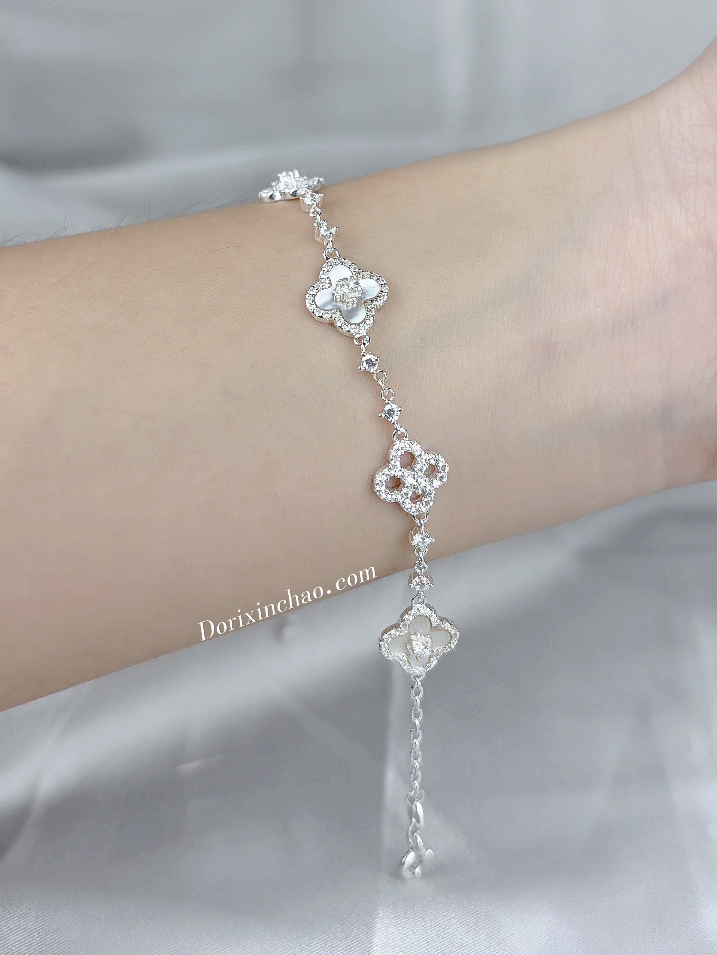 Lắc tay hoa 4 lá Silver Sakura