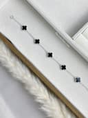 Lắc tay hoa 4 lá đen 9li - ảnh 2